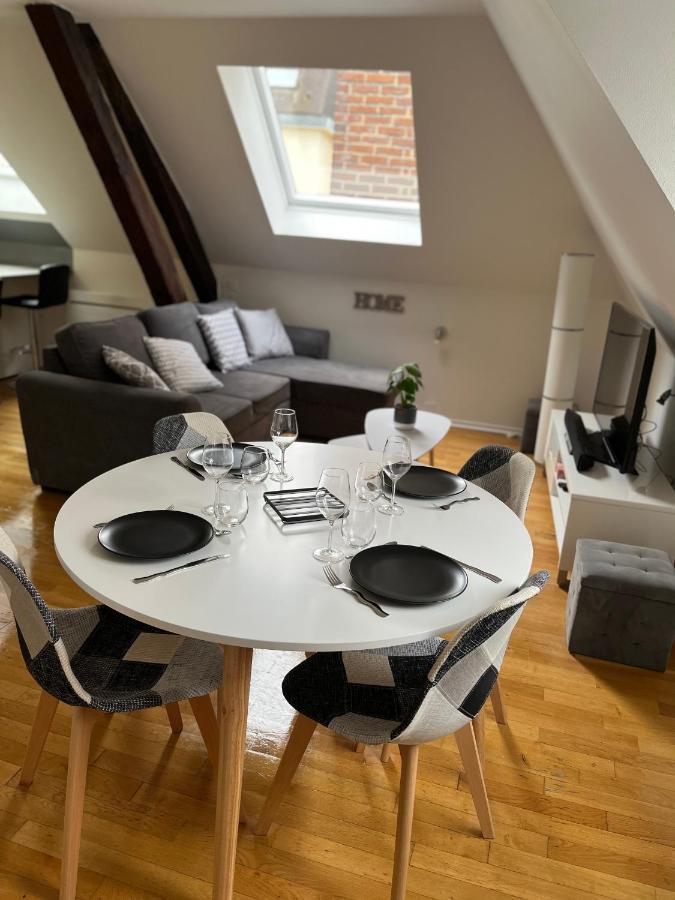 Coeur De Bouchon Apartment Troyes Bagian luar foto