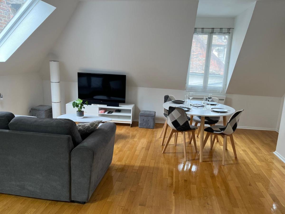 Coeur De Bouchon Apartment Troyes Bagian luar foto